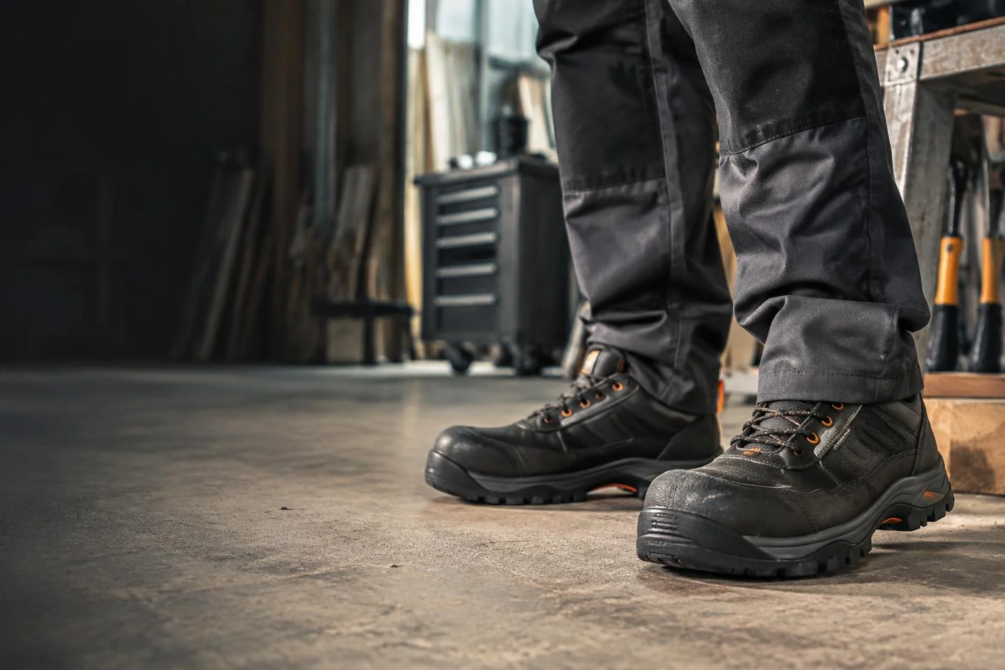 Chaussures professionnelles robustes avec semelles adhérentes
